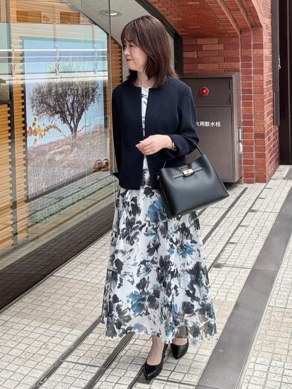 makiさんの「UNTITLED｜【短丈/日本製】カラミ風メッシュ ノーカラージャケット」を使ったコーディネート