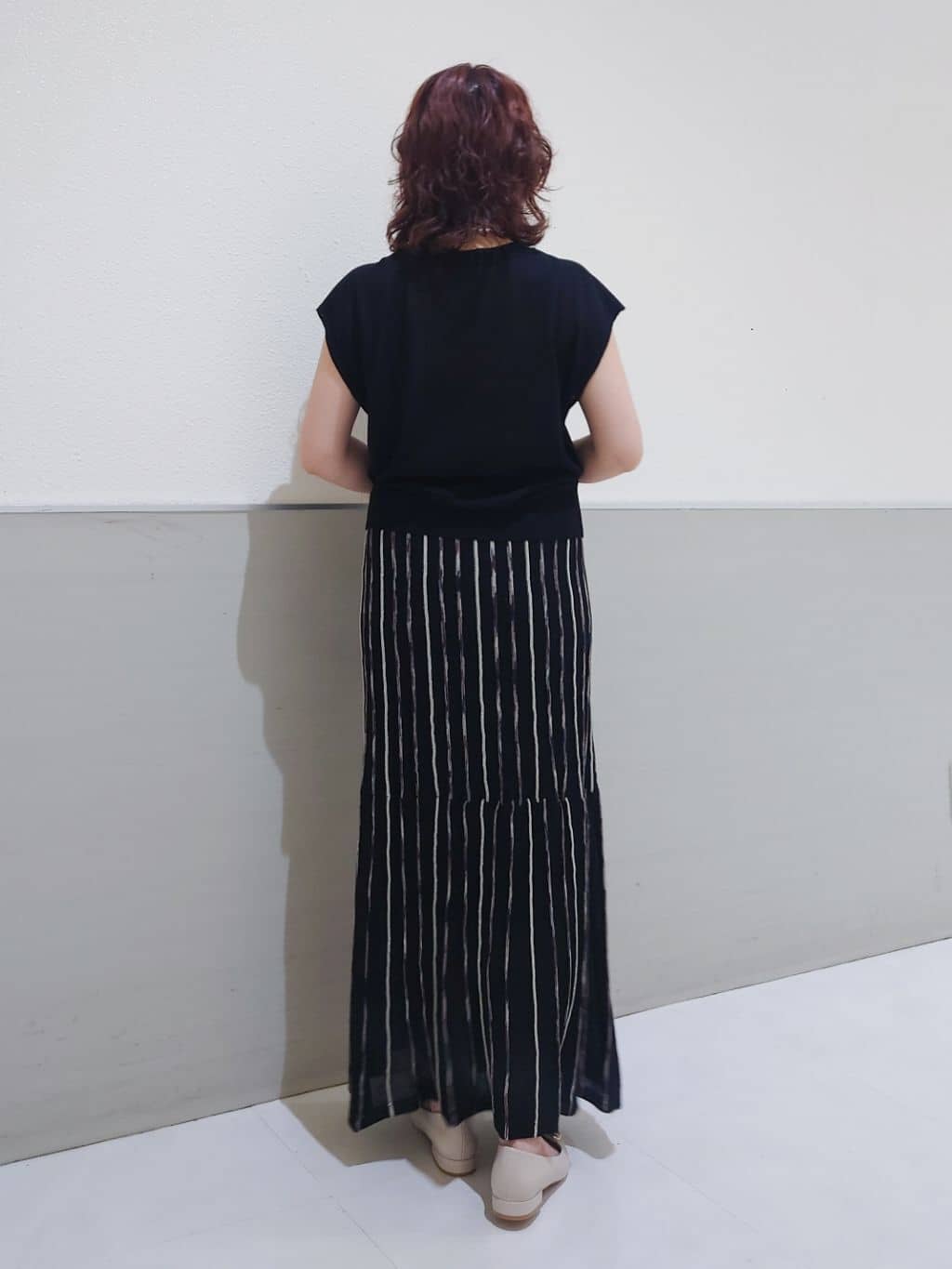 maruさんの「THE SHOP TK｜ラメシアーフレンチ袖トップス【セットUP可/洗濯機OK】」を使ったコーディネート