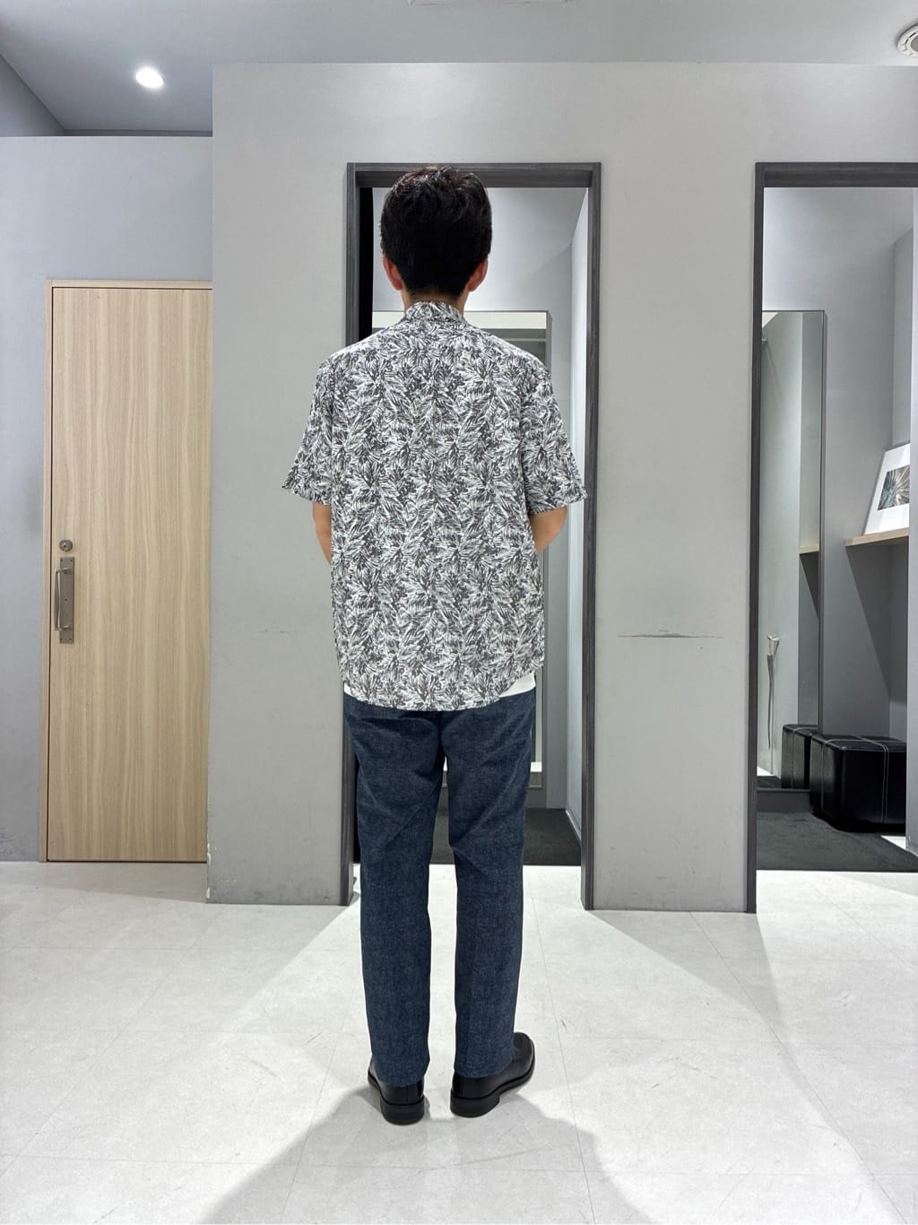 わいずみさんの「TAKEO KIKUCHI｜【抗菌防臭／5サイズ展開】ハイゲージポンチ Tシャツ」を使ったコーディネート