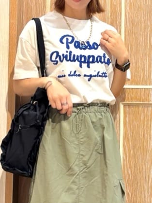 meiさんの「SHOO･LA･RUE｜【ひんやり/S-LL】サガラ刺繍ロゴTシャツ」を使ったコーディネート