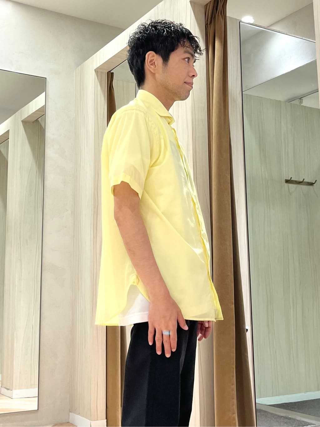 URAさんの「TAKEO KIKUCHI｜【Made in JAPAN】播州織 ストレッチ パンツ」を使ったコーディネート