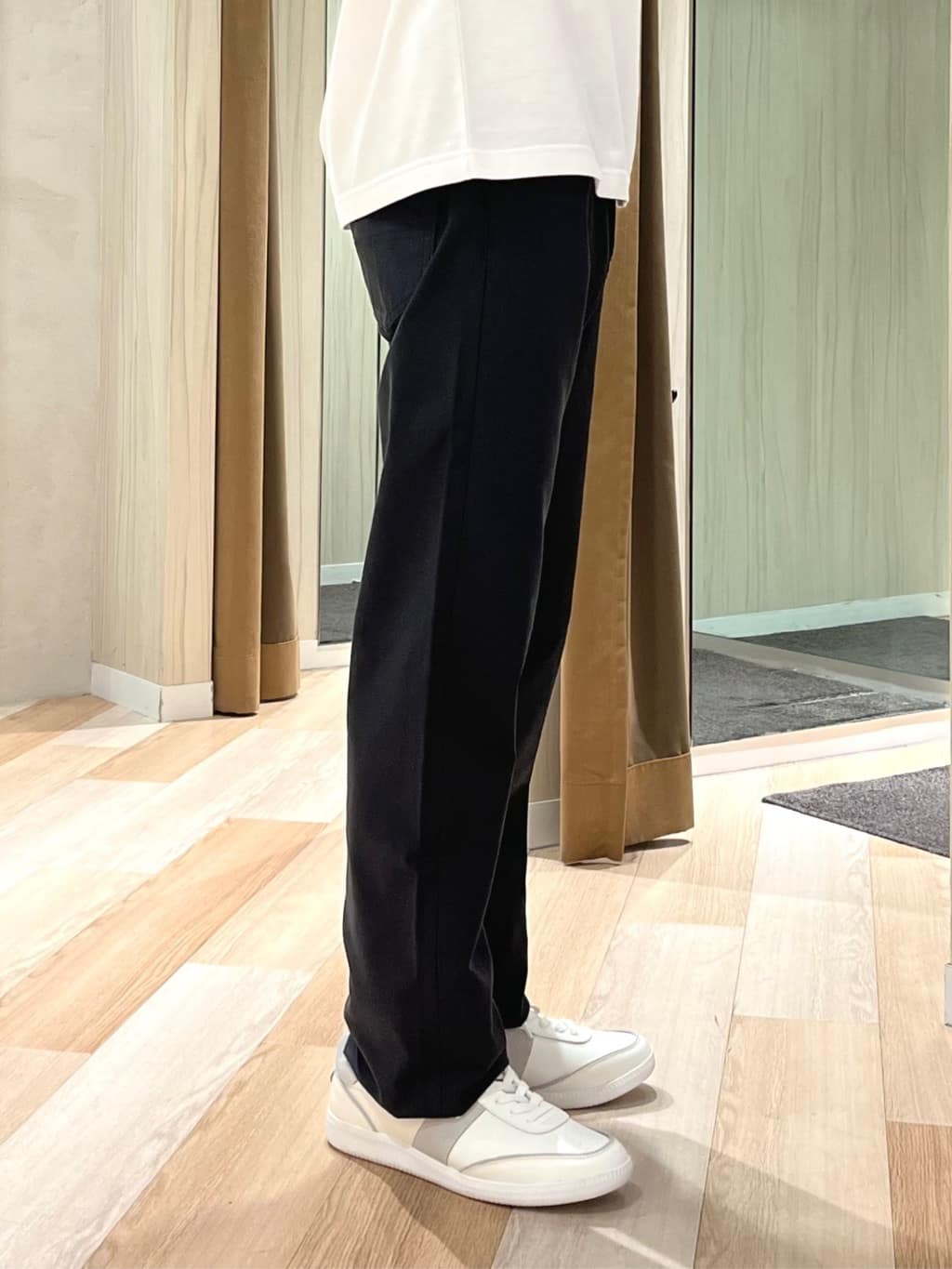 URAさんの「TAKEO KIKUCHI｜【Made in JAPAN】播州織 ストレッチ パンツ」を使ったコーディネート