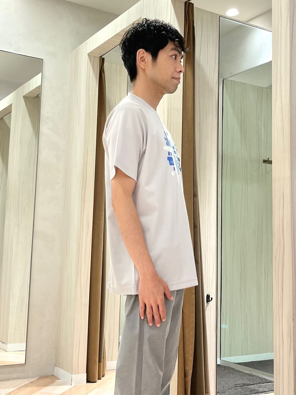 URAさんの「TAKEO KIKUCHI｜【Made in JAPAN】播州織 ストレッチ パンツ」を使ったコーディネート