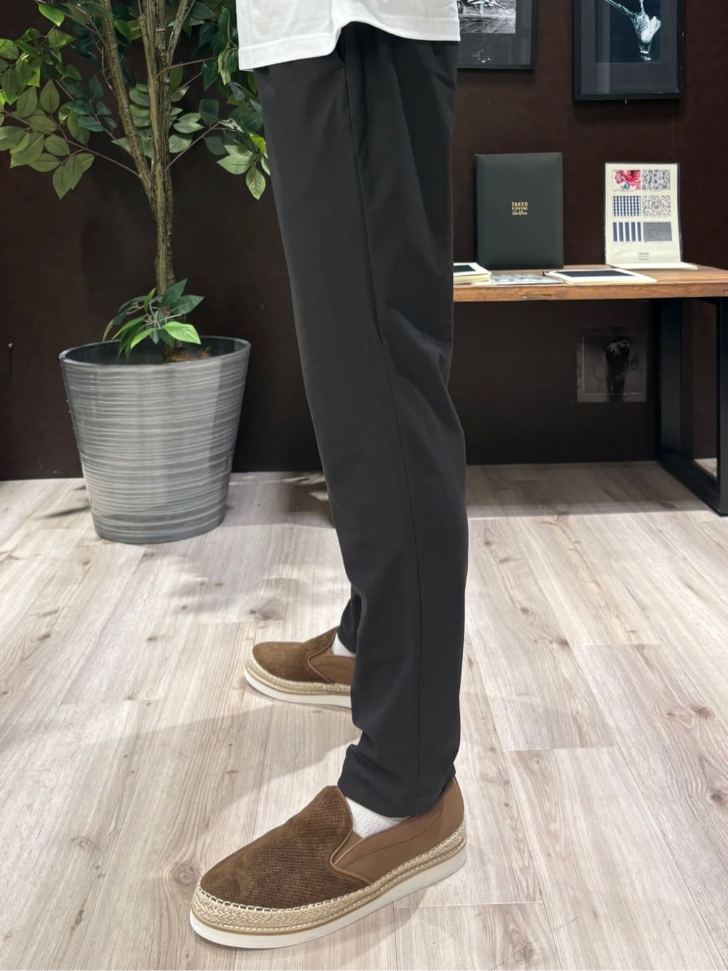 Kaiさんの「TAKEO KIKUCHI｜【COOL CITY WEAR】エアートール パンツ /接触冷感・通気性」を使ったコーディネート