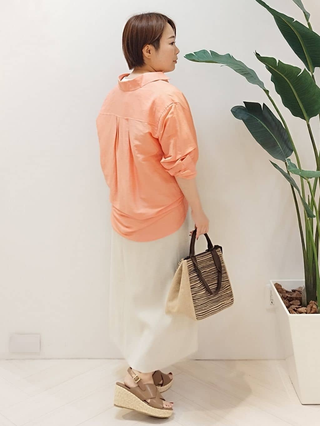 s u g iさんの「UNTITLED｜【ロゴT/プリントT】グラフィックTシャツ」を使ったコーディネート