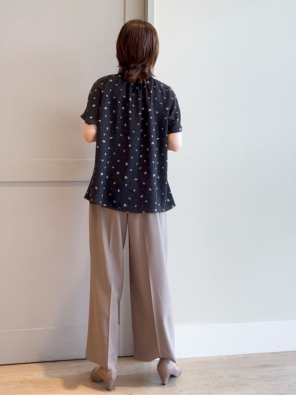 yamakoさんの「grove｜ロープベルトで差がつく 洗練リラックスパンツ」を使ったコーディネート