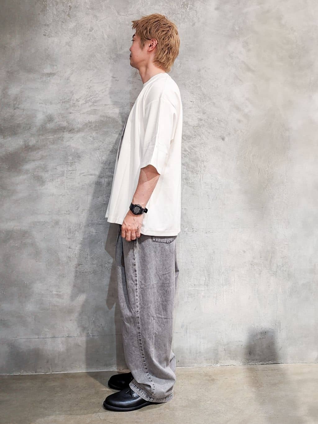 daiさんの「THE SHOP TK｜ツータックワイドデニムパンツ」を使ったコーディネート