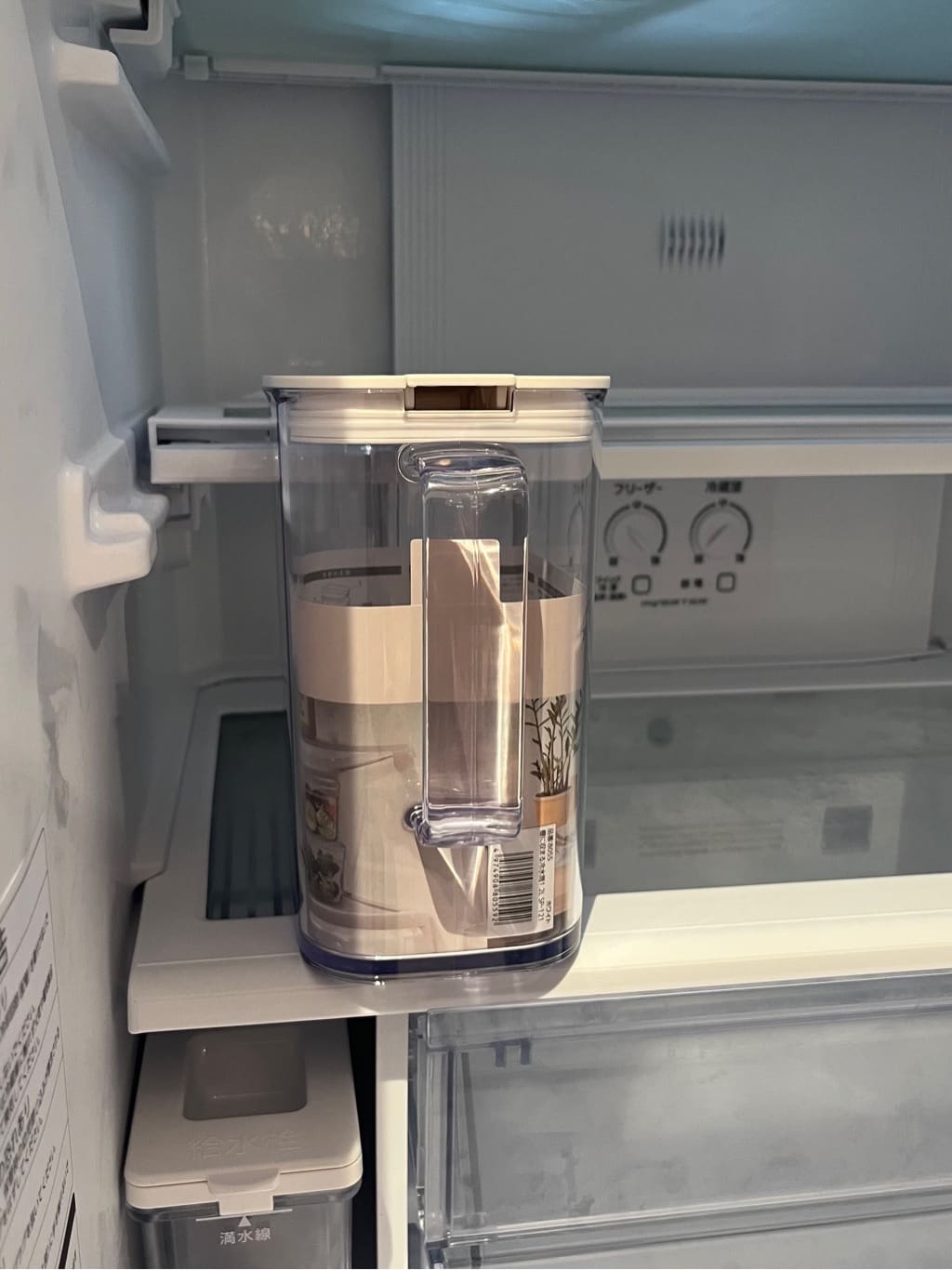 えびさんの「212 KITCHEN STORE｜棚に収まる冷水筒 1.2L WH」を使ったコーディネート