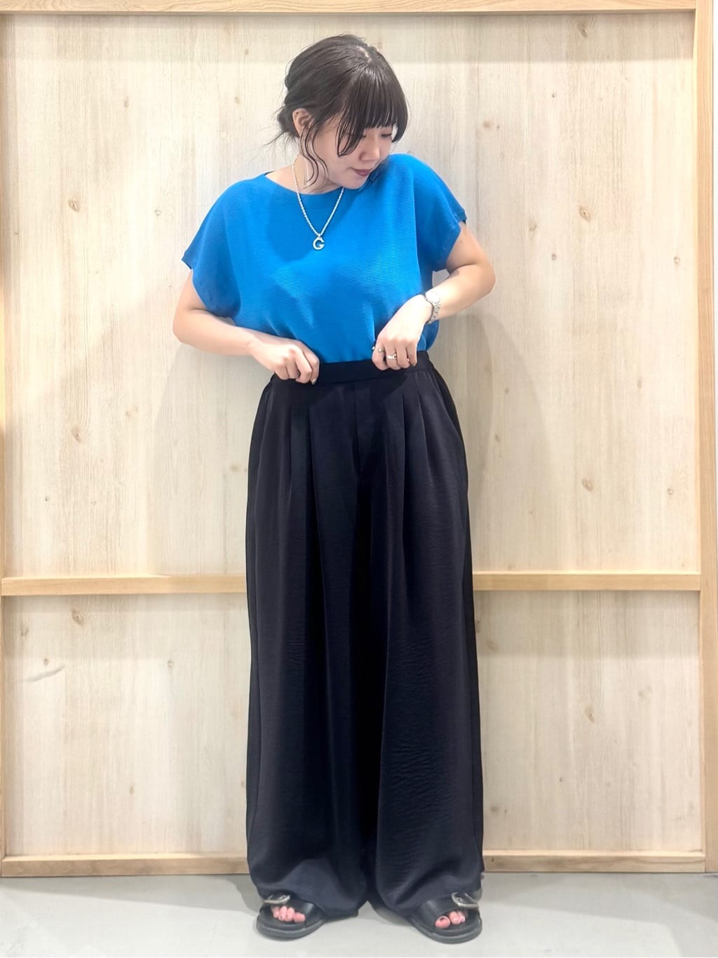 nanaさんの「THE SHOP TK｜【6色展開】さらさらフレンチニット【毛玉になりにくい/洗濯機OK】」を使ったコーディネート