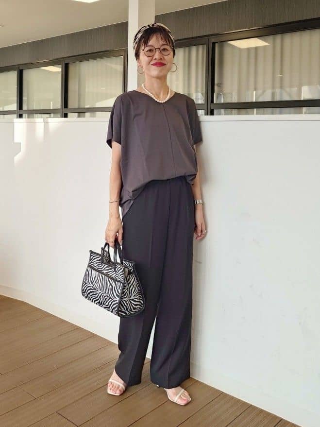 MUTSUKOさんの「UNTITLED｜【接触冷感/洗える】Vネックコットンプルオーバー」を使ったコーディネート