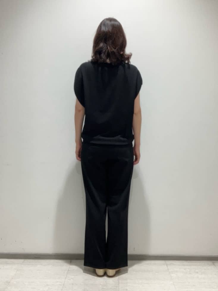 fujiさんの「INDIVI｜【60cm四方】スクエアスカーフ」を使ったコーディネート