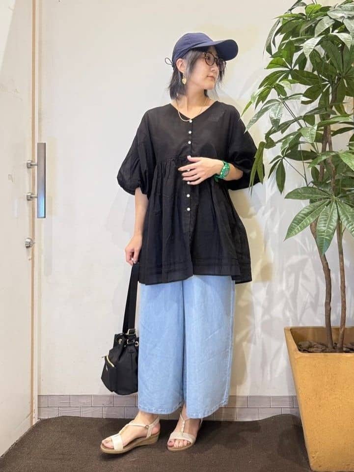 misakiさんの「SHOO･LA･RUE｜【S-LL】一枚で着映え バルーンスリーブブラウス」を使ったコーディネート