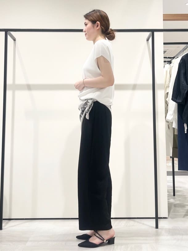 T.Kさんの「INDIVI｜【洗える／UVケア／SETUP可能】ドロストワイドパンツ」を使ったコーディネート
