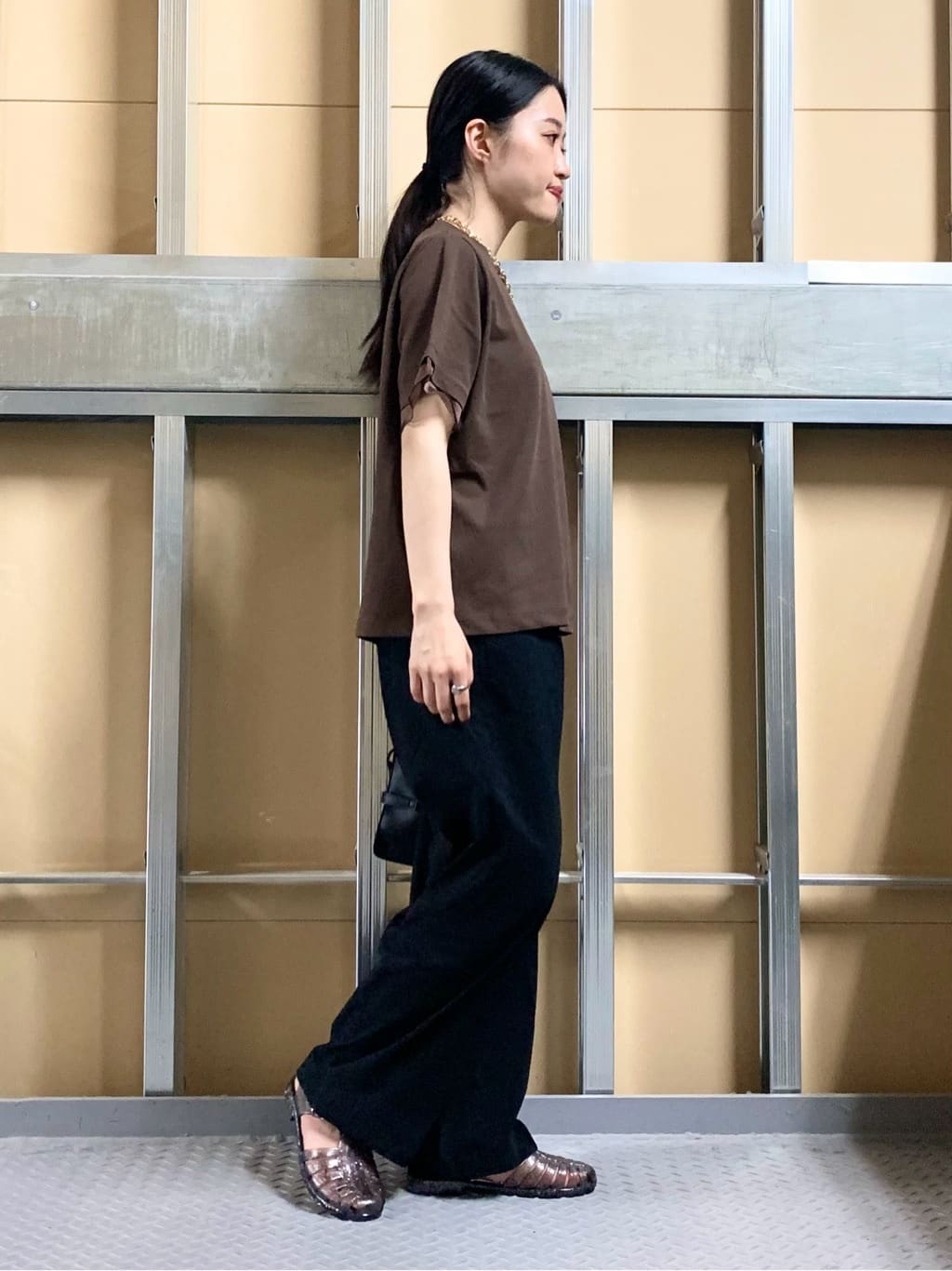 sahoさんの「THE SHOP TK｜【ひんやり/UV/洗濯機OK】袖シアーTシャツ」を使ったコーディネート