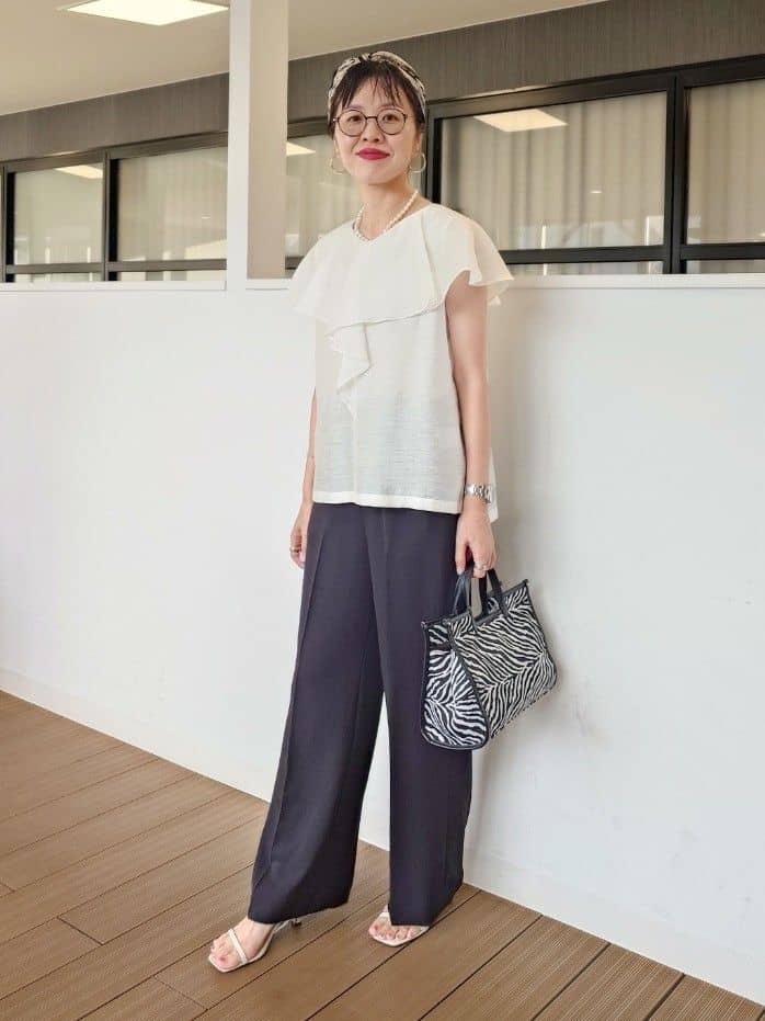 MUTSUKOさんの「UNTITLED｜【きれいめ/洗える/フリル】ラッフルシアーブラウス」を使ったコーディネート