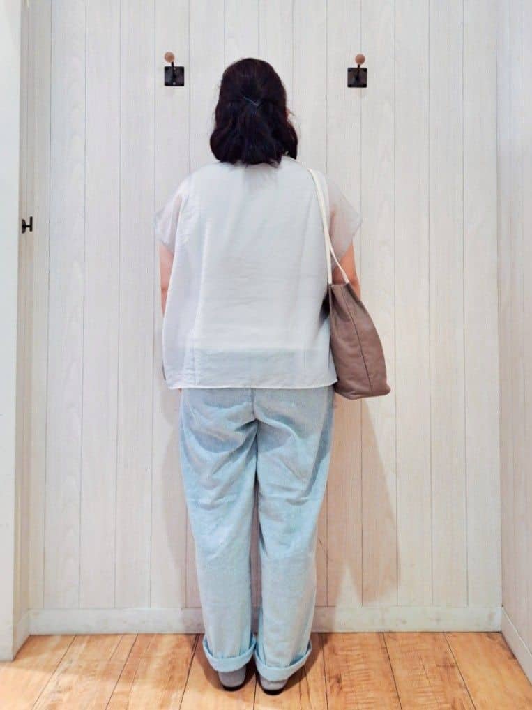 kotomiさんの「SHOO･LA･RUE｜【洗える/S-LL】上品なシアー感 レイヤード風トップス」を使ったコーディネート