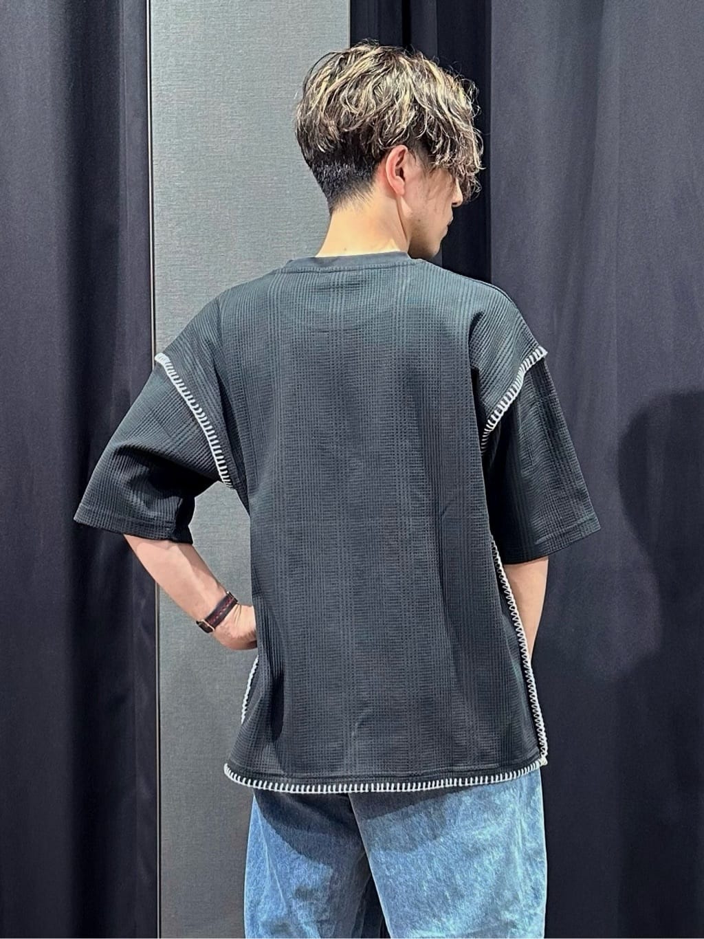 tomoyaさんの「THE SHOP TK｜ステッチ刺繍半袖Tシャツ ビックシルエット」を使ったコーディネート