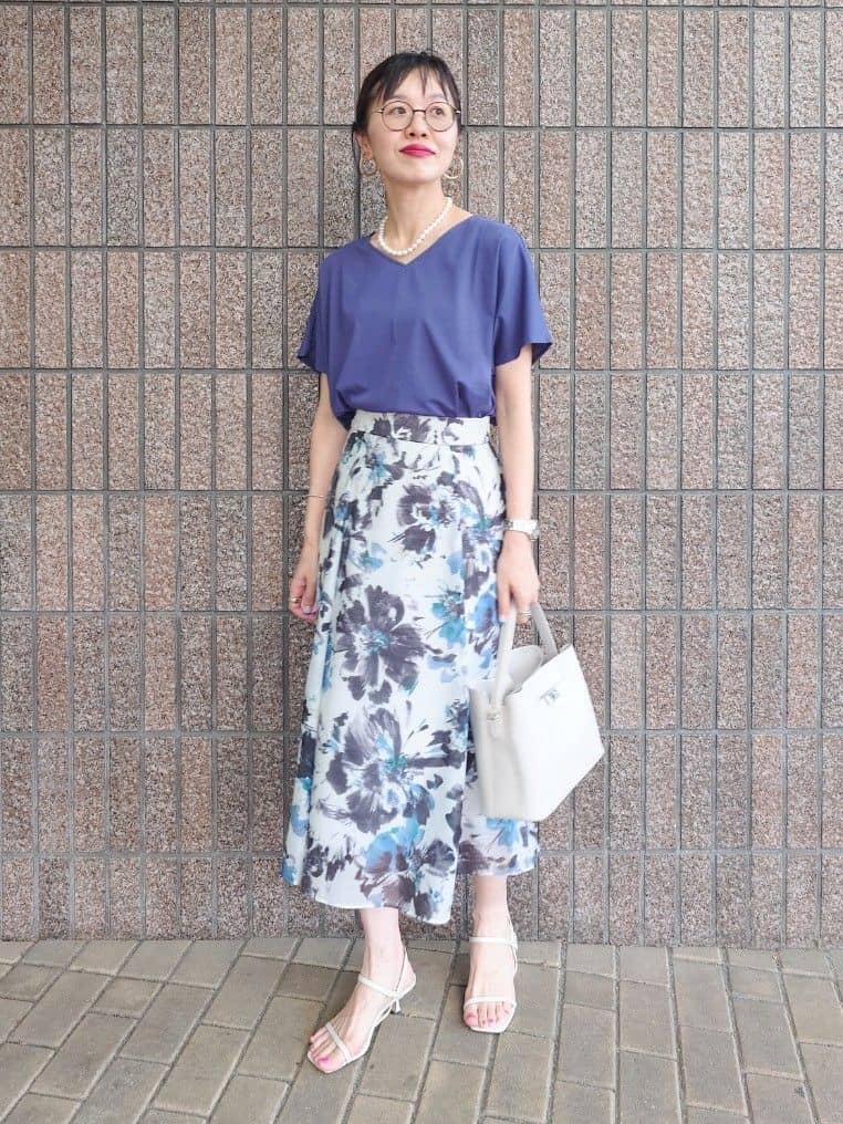 MUTSUKOさんの「UNTITLED｜【接触冷感/洗える】Vネックコットンプルオーバー」を使ったコーディネート