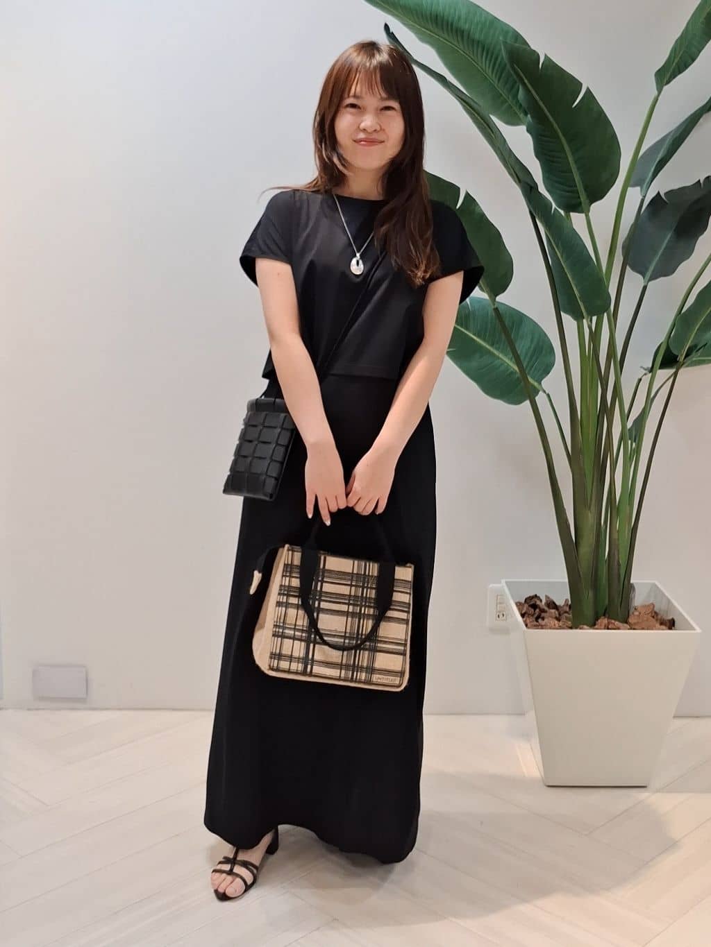 YuKaRiさんの「UNTITLED｜マーブルドロップネックレス」を使ったコーディネート