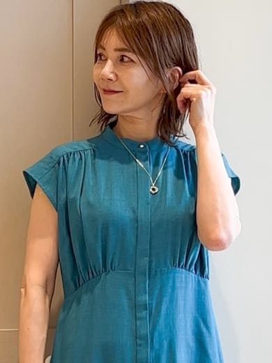 yamakoさんの「grove｜ラウンドメタルバングル」を使ったコーディネート