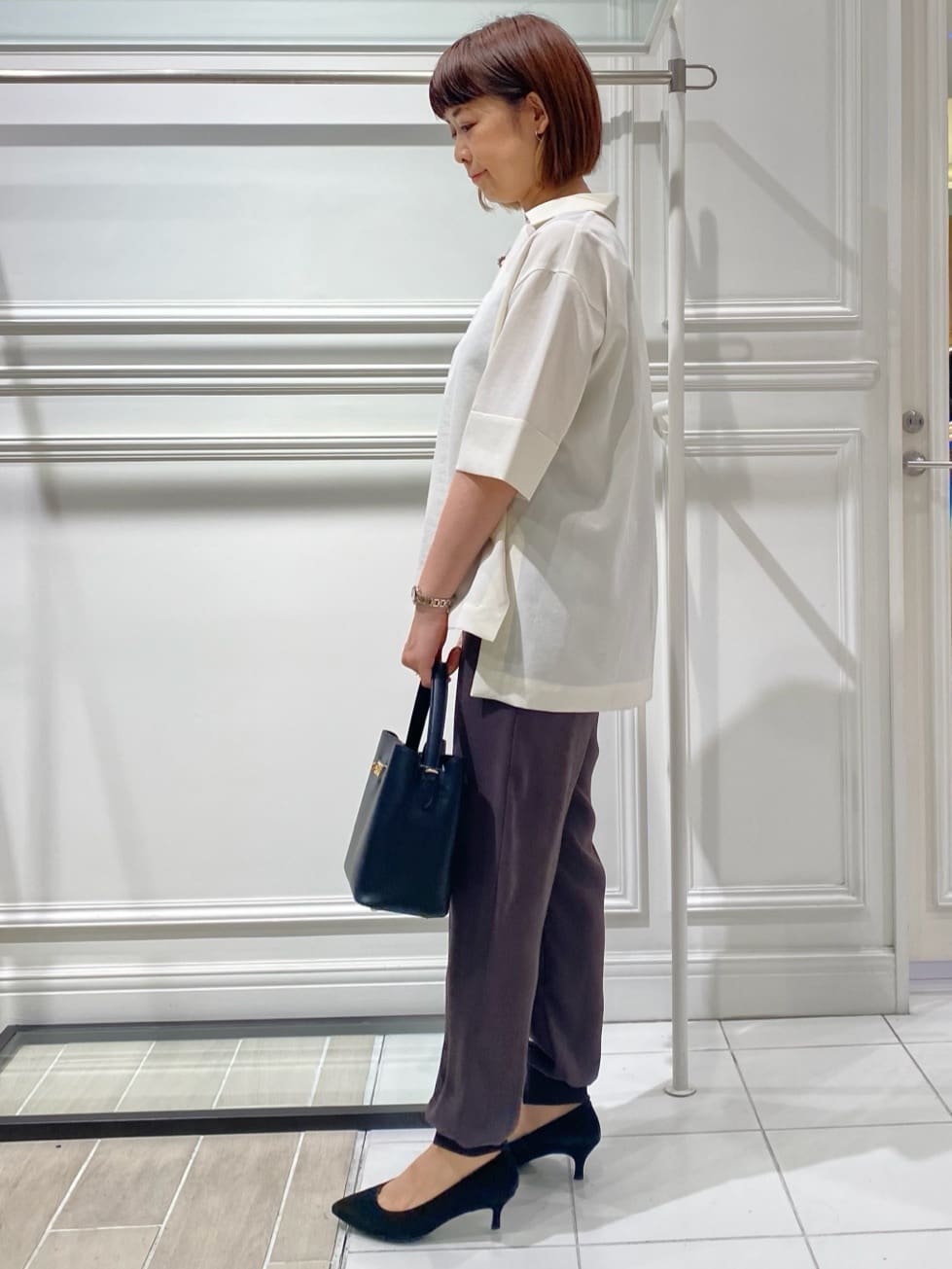 AKKOさんの「UNTITLED｜【UVカット/接触冷感/吸水速乾/ゆったり】V開きネックシャツ」を使ったコーディネート
