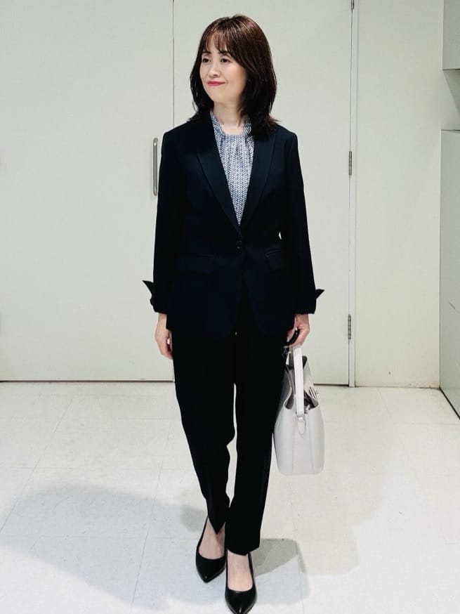 makiさんの「UNTITLED｜【通勤/オフィス】ジオメ柄ボウタイブラウス」を使ったコーディネート