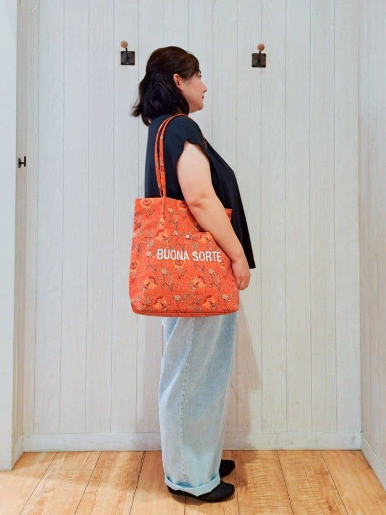 kotomiさんの「SHOO･LA･RUE｜【S-LL/ひんやり/UV】二の腕をきれいにカバー ショルダータックトップス」を使ったコーディネート