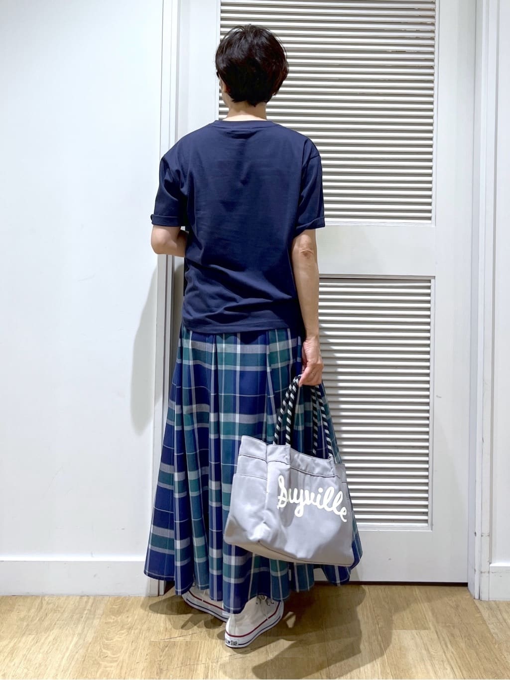 Miyazakiさんの「Dessin｜ロゴ刺繍Tシャツ」を使ったコーディネート