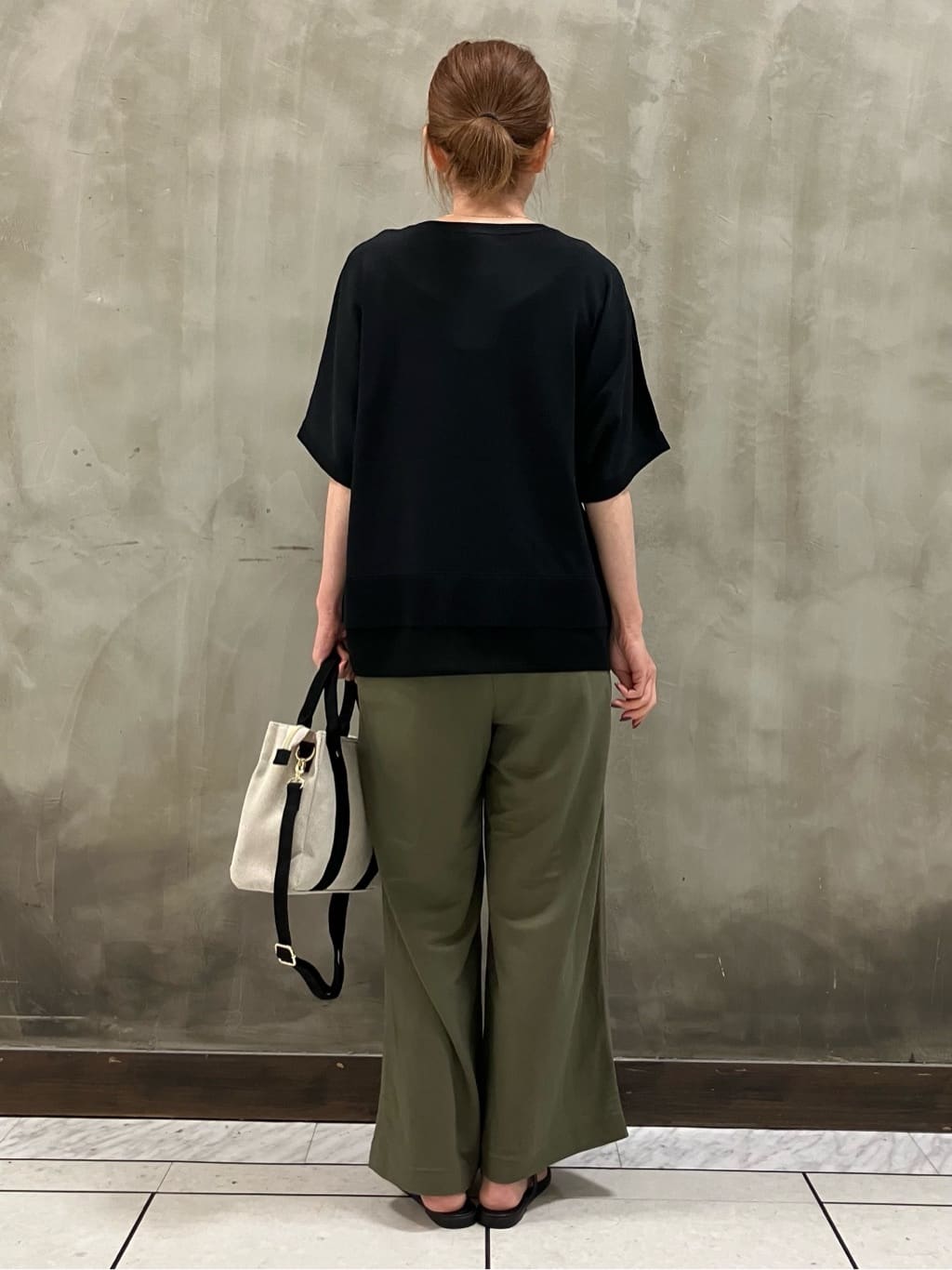 kozuさんの「grove｜【接触冷感】見た目はきちんと、着心地はらくちん クロップドベイカーパンツ」を使ったコーディネート