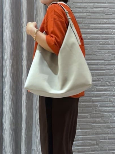 chさんの「THE SHOP TK｜麻調メッシュブラウス【二の腕カバー/洗える】」を使ったコーディネート