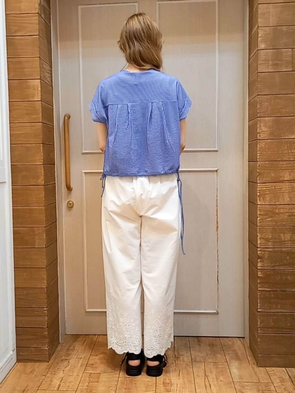 Mirkaさんの「SHOO･LA･RUE｜【S-LL】華やかさをプラスする 裾刺繍ストレートパンツ」を使ったコーディネート