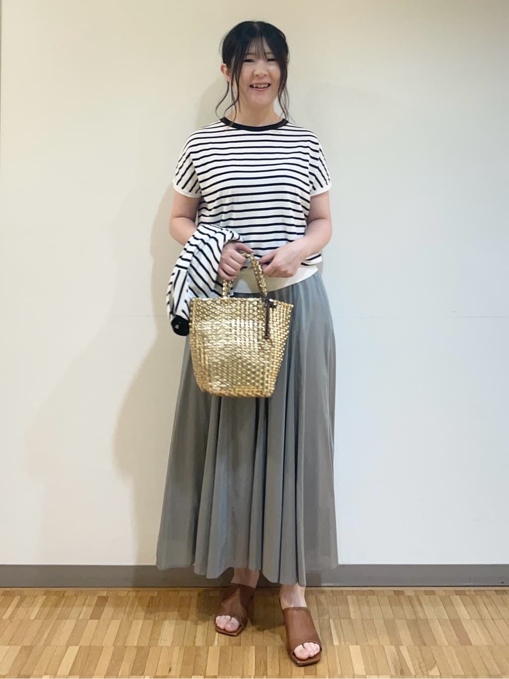 フナキさんの「UNTITLED｜メタリックメッシュトート」を使ったコーディネート