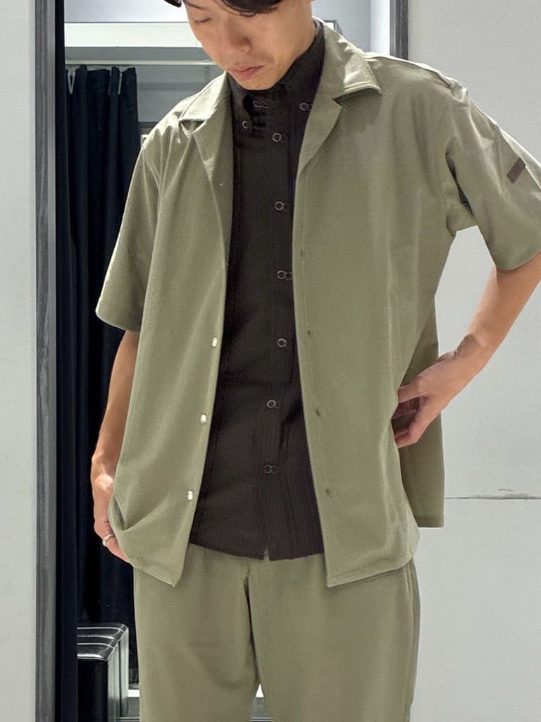 わいずみさんの「TAKEO KIKUCHI｜【COOL CITY WEAR】エアートール オープンカラーシャツ /接触冷感・通気性」を使ったコーディネート