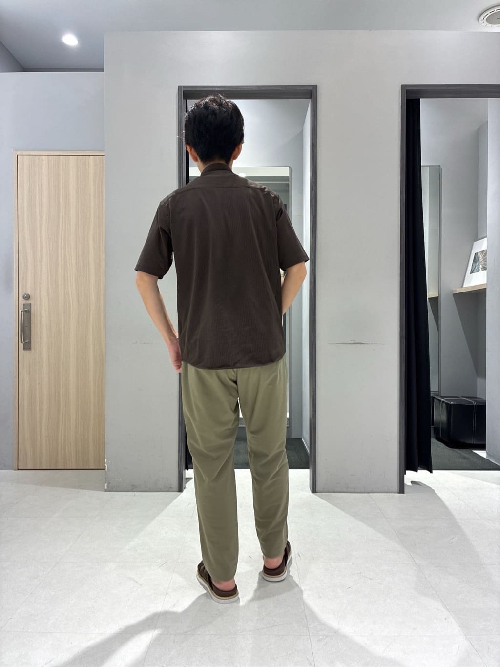 わいずみさんの「TAKEO KIKUCHI｜【COOL CITY WEAR】エアートール オープンカラーシャツ /接触冷感・通気性」を使ったコーディネート