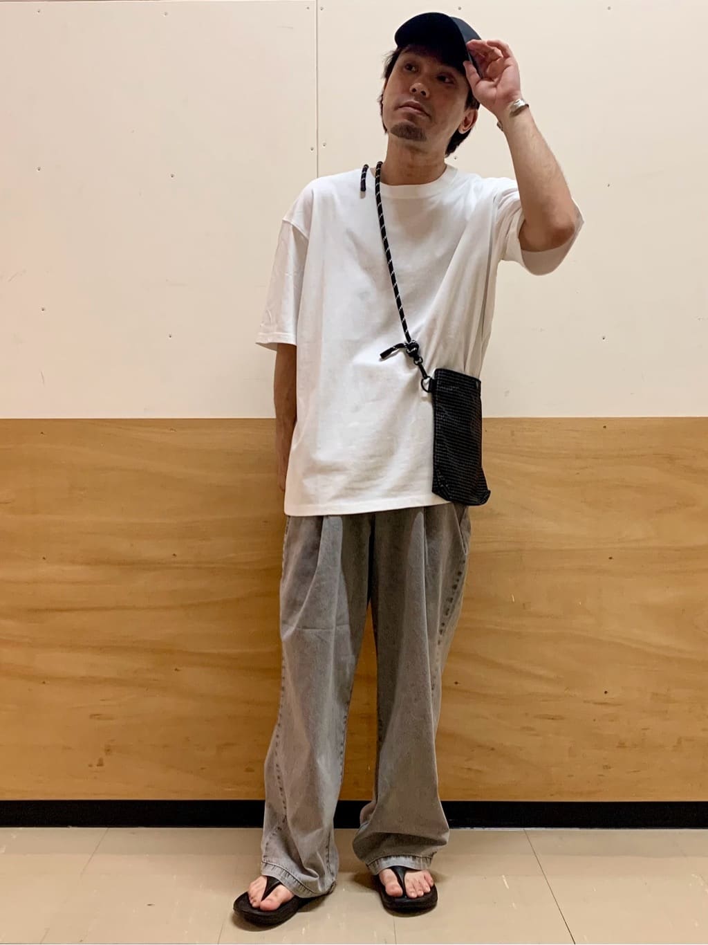 MATUさんの「THE SHOP TK｜エシカルブロード切替Tシャツ 洗濯機OK」を使ったコーディネート