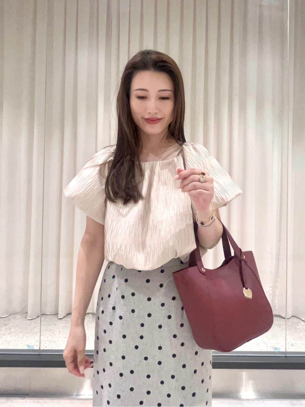 maiさんの「OPAQUE.CLIP｜ふくれジャカードバルーンブラウス【洗濯機洗い可】」を使ったコーディネート