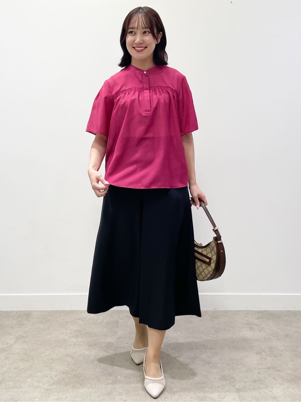 yukariさんの「Reflect｜【選べる5色◎／マシンウォッシュ可】シャーリングデザインブラウス」を使ったコーディネート
