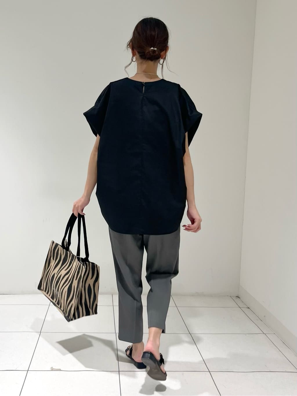 shioriさんの「INDIVI｜スリーブレスタックブラウス」を使ったコーディネート