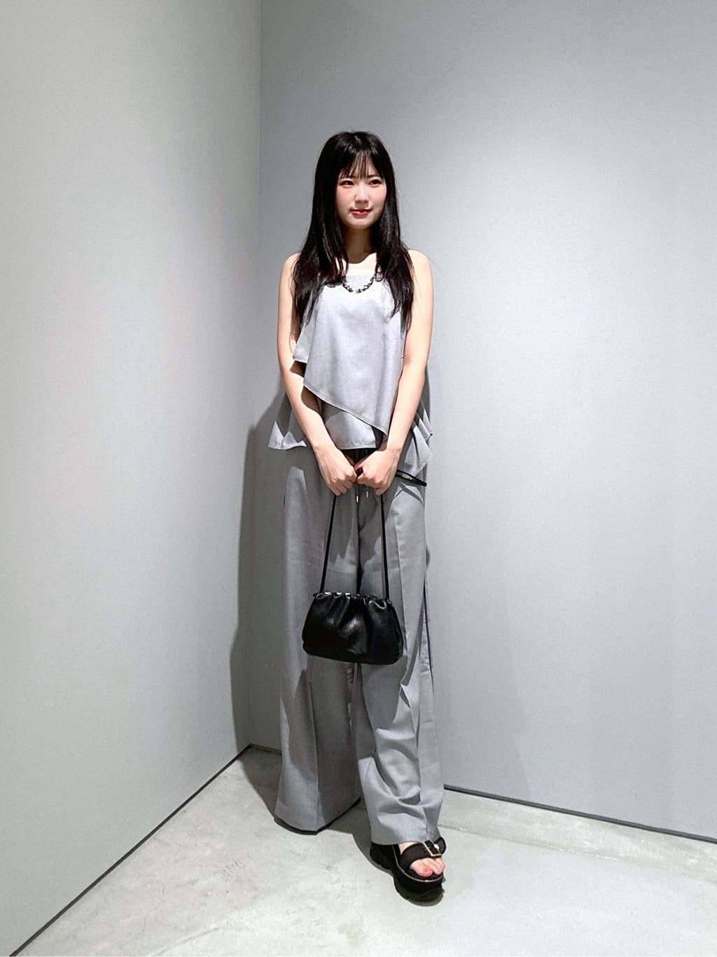 Renoさんの「INDIVI｜【セットアップ可能】サキソニーサイドラインパンツ」を使ったコーディネート