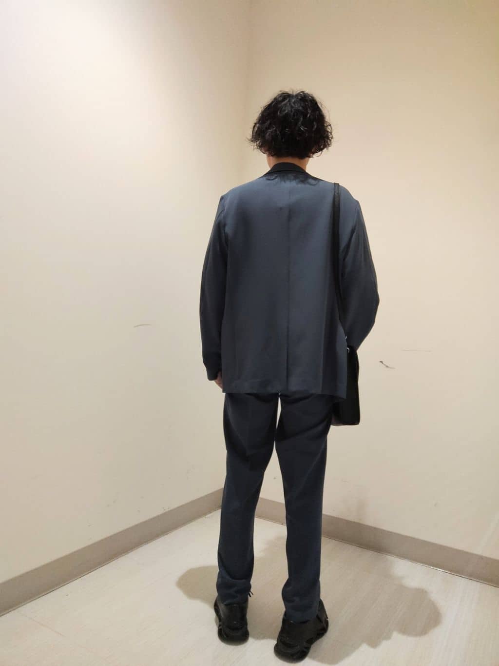 NAKANOさんの「tk.TAKEO KIKUCHI｜スクエアボックスショルダーバッグ（ユニセックスアイテム）」を使ったコーディネート