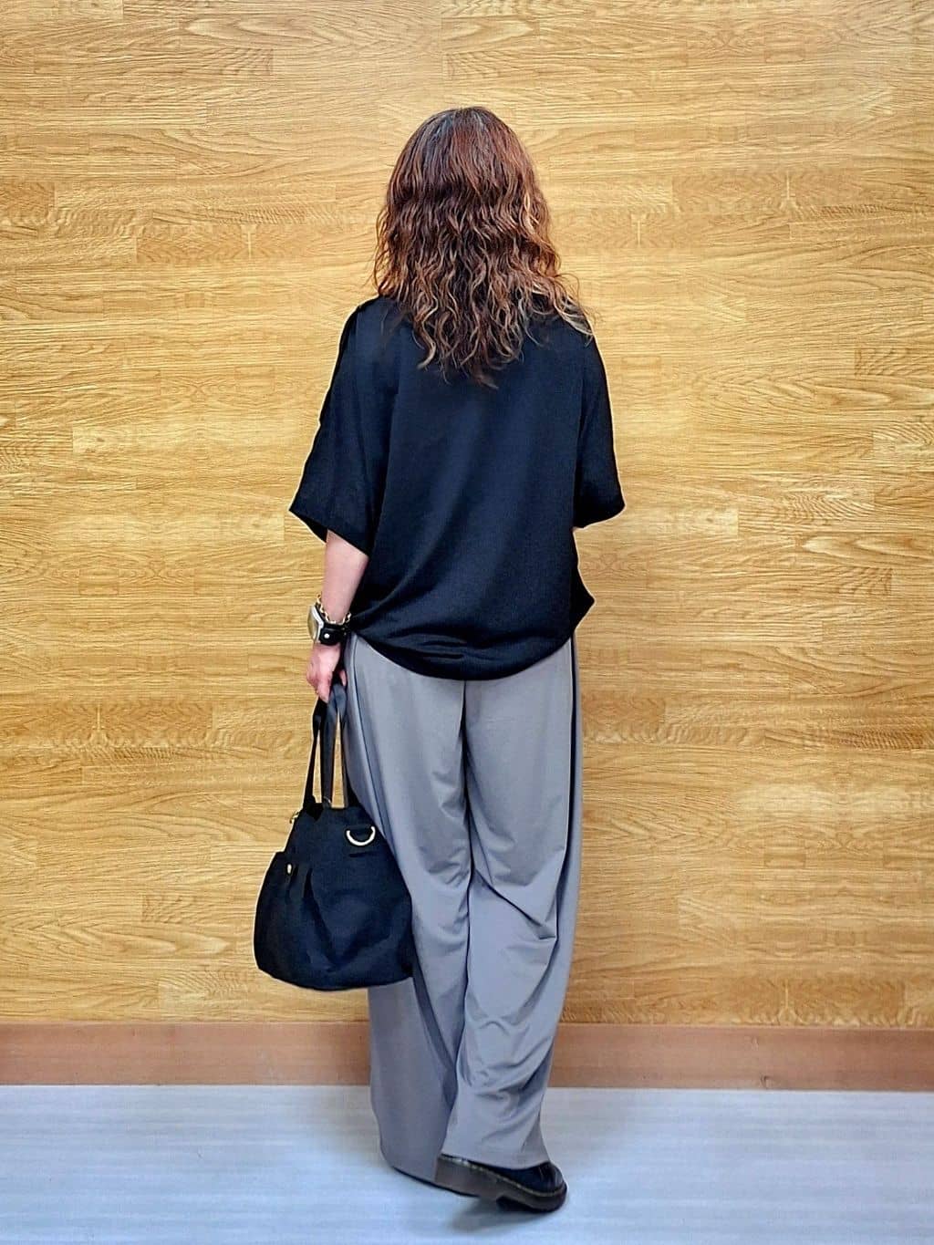 ありゅさんの「SHOO･LA･RUE｜【ひんやり/UV】高気温でも快適に インせず決まるドルマントップス」を使ったコーディネート