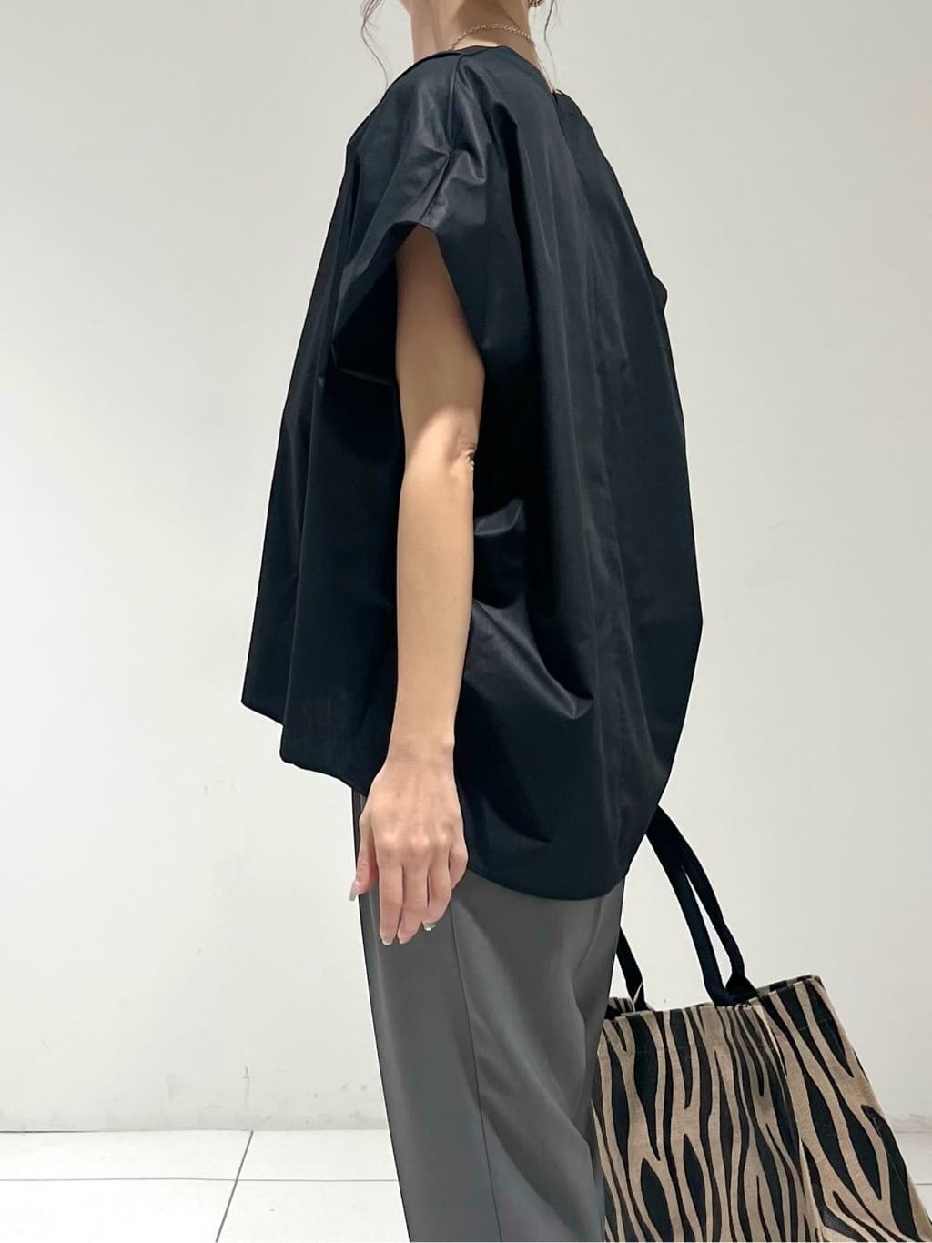 shioriさんの「INDIVI｜スリーブレスタックブラウス」を使ったコーディネート