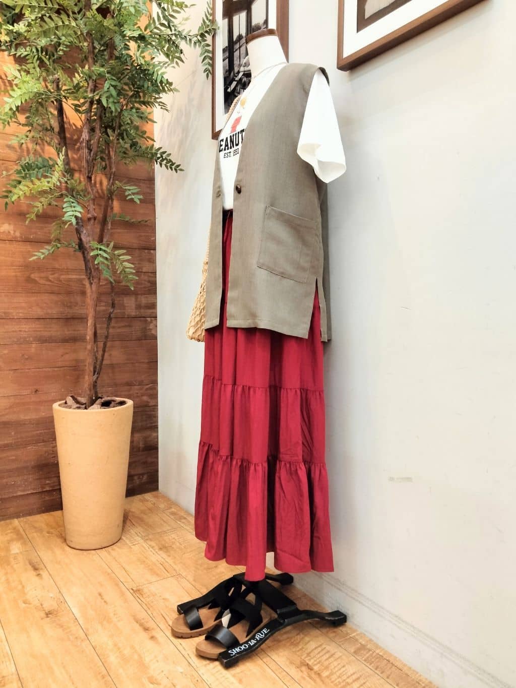 うっちーさんの「SHOO･LA･RUE｜【S-LL】夏のレイヤードコーデに さらりと着られるメッシュジレ」を使ったコーディネート
