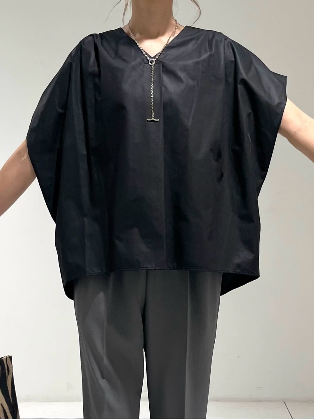 shioriさんの「INDIVI｜スリーブレスタックブラウス」を使ったコーディネート