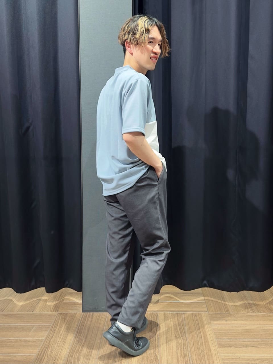 tomoyaさんの「THE SHOP TK｜ツイルブロッキング 半袖Tシャツ 洗濯機OK」を使ったコーディネート