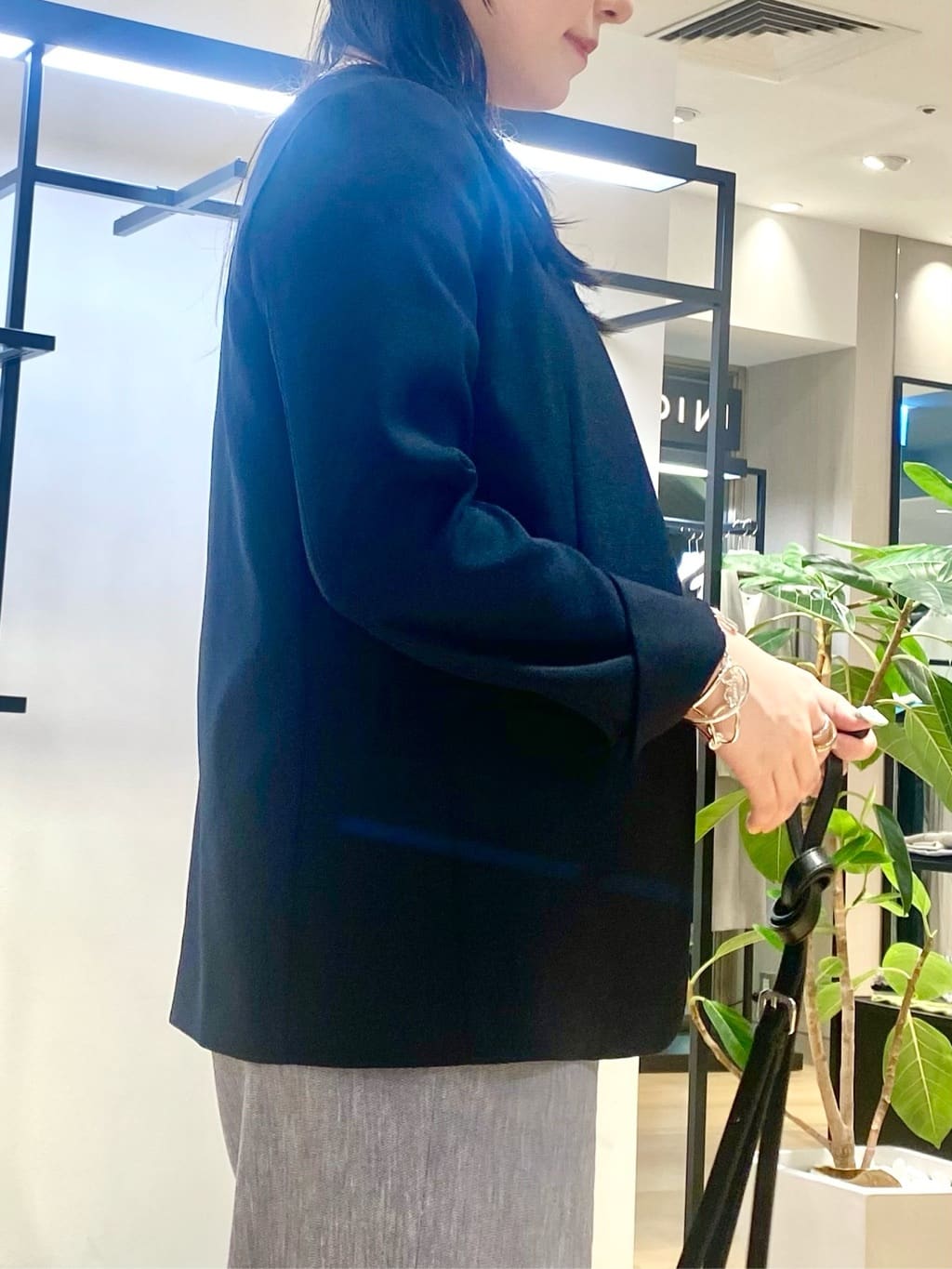 misakiさんの「INDIVI｜【デニムライク】マリンボタン リネン混ワイドパンツ」を使ったコーディネート