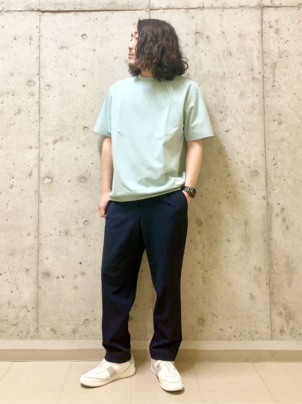 木村剛さんの「TAKEO KIKUCHI｜【抗菌防臭／5サイズ展開】ハイゲージポンチ Tシャツ」を使ったコーディネート