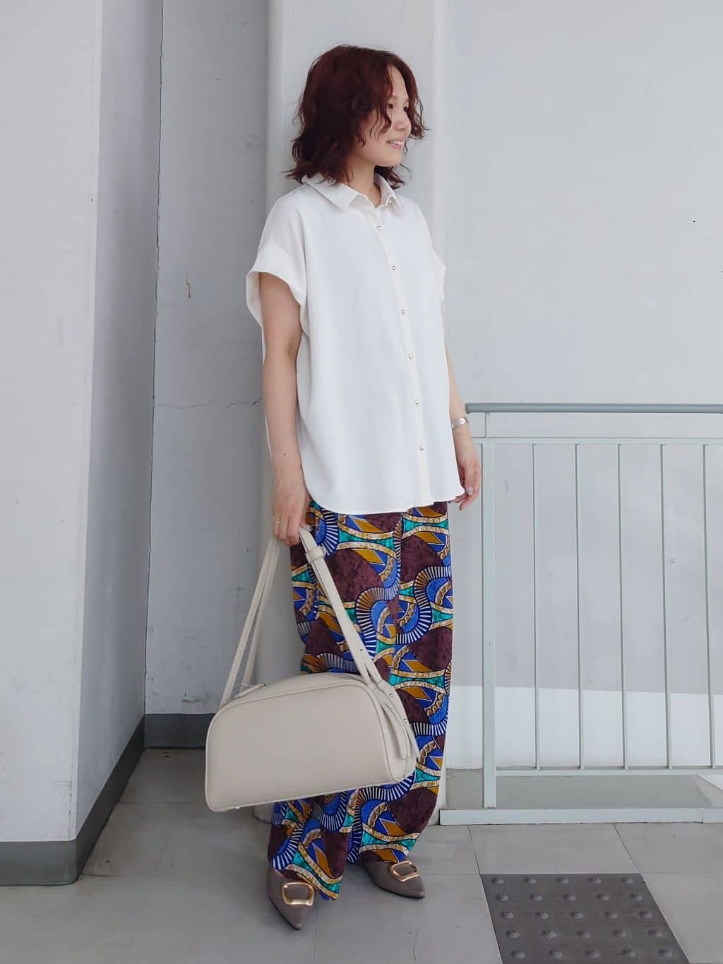 maruさんの「THE SHOP TK｜コットンライクブラウス【接触冷感/洗濯機OK/UV/セットアップ可】」を使ったコーディネート