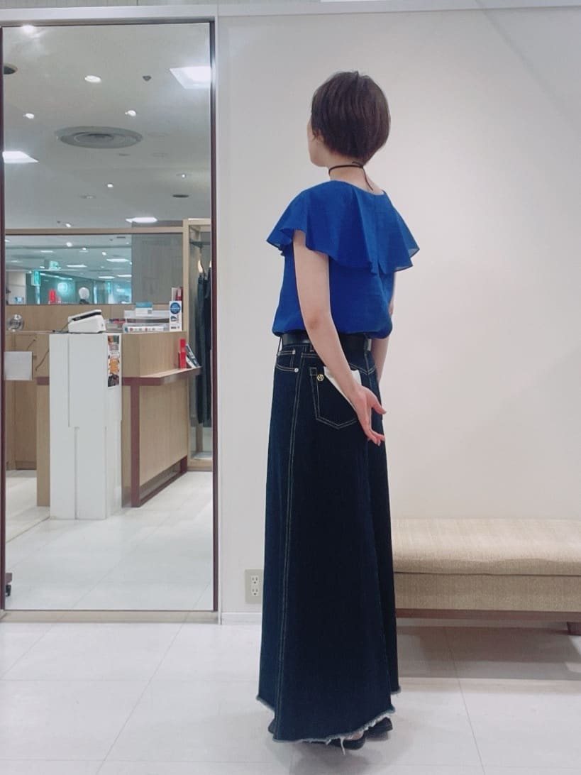 IWAMOさんの「UNTITLED｜【きれいめ/洗える/フリル】ラッフルシアーブラウス」を使ったコーディネート