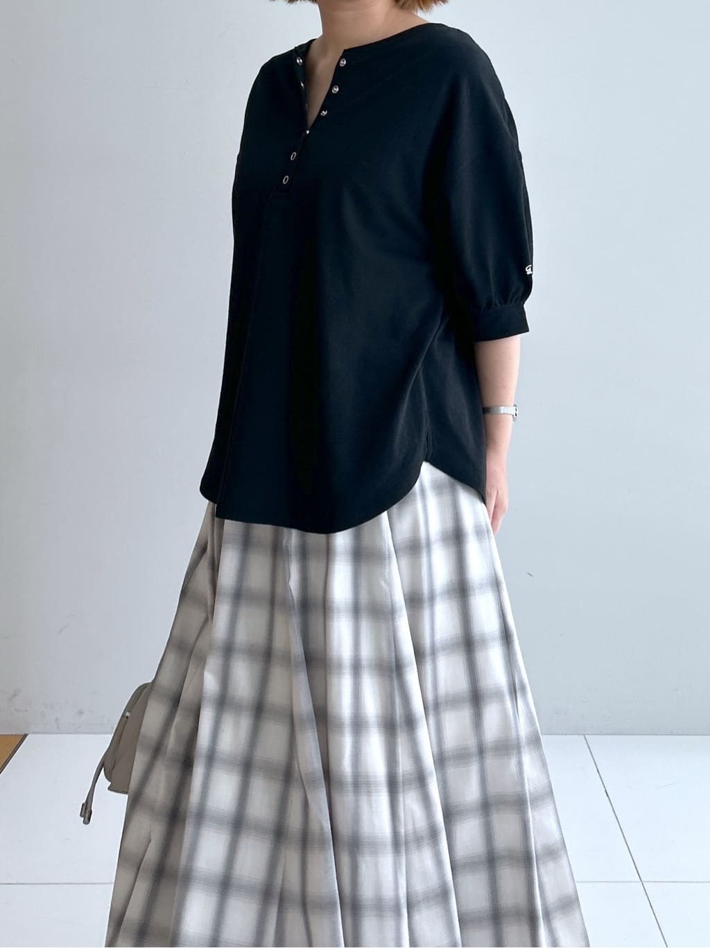 Hirokaさんの「Dessin｜【360度可愛い/前後2WAY/洗える】ライトコットンヘンリーカットソー」を使ったコーディネート